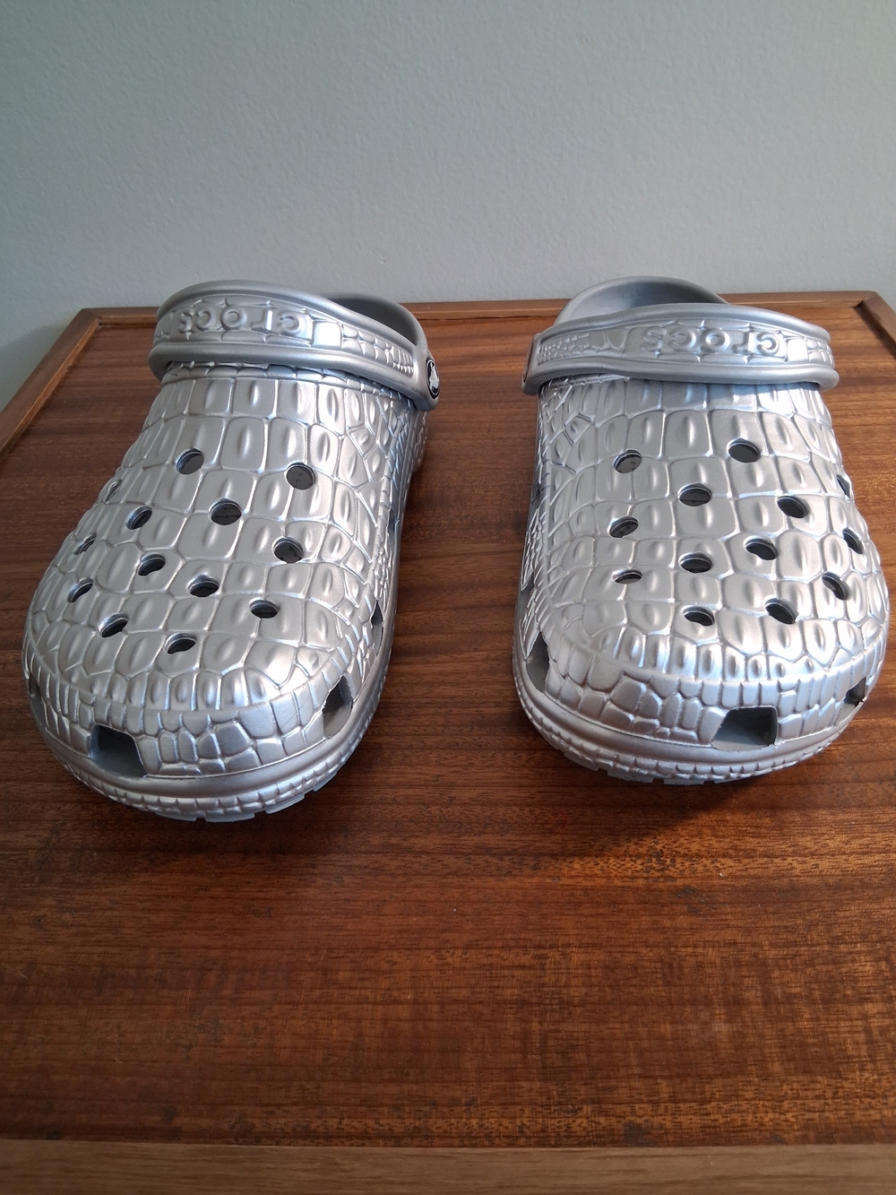 Silver Metallic Crocskin Crocs Clogs - Men's 9 / Women's 11